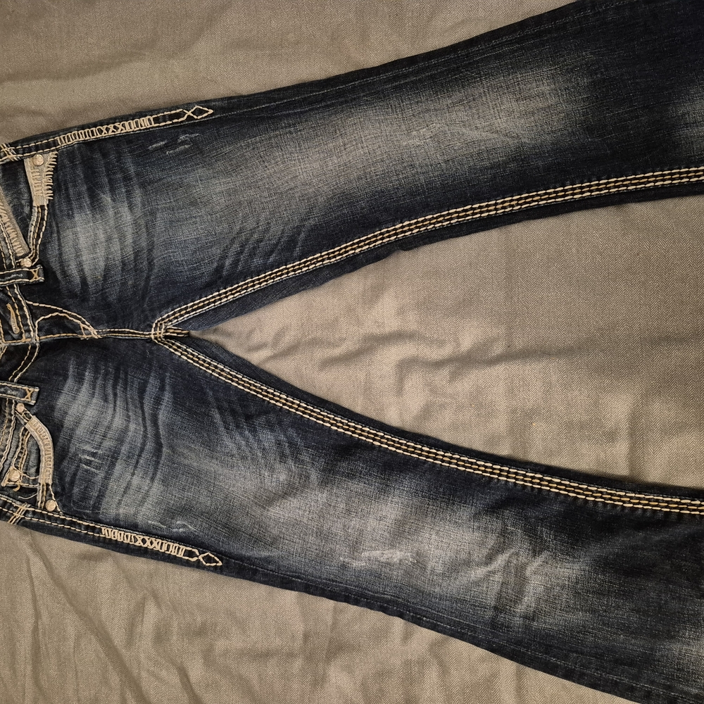 Stylish Blue Jeans - Picture 12 of 12